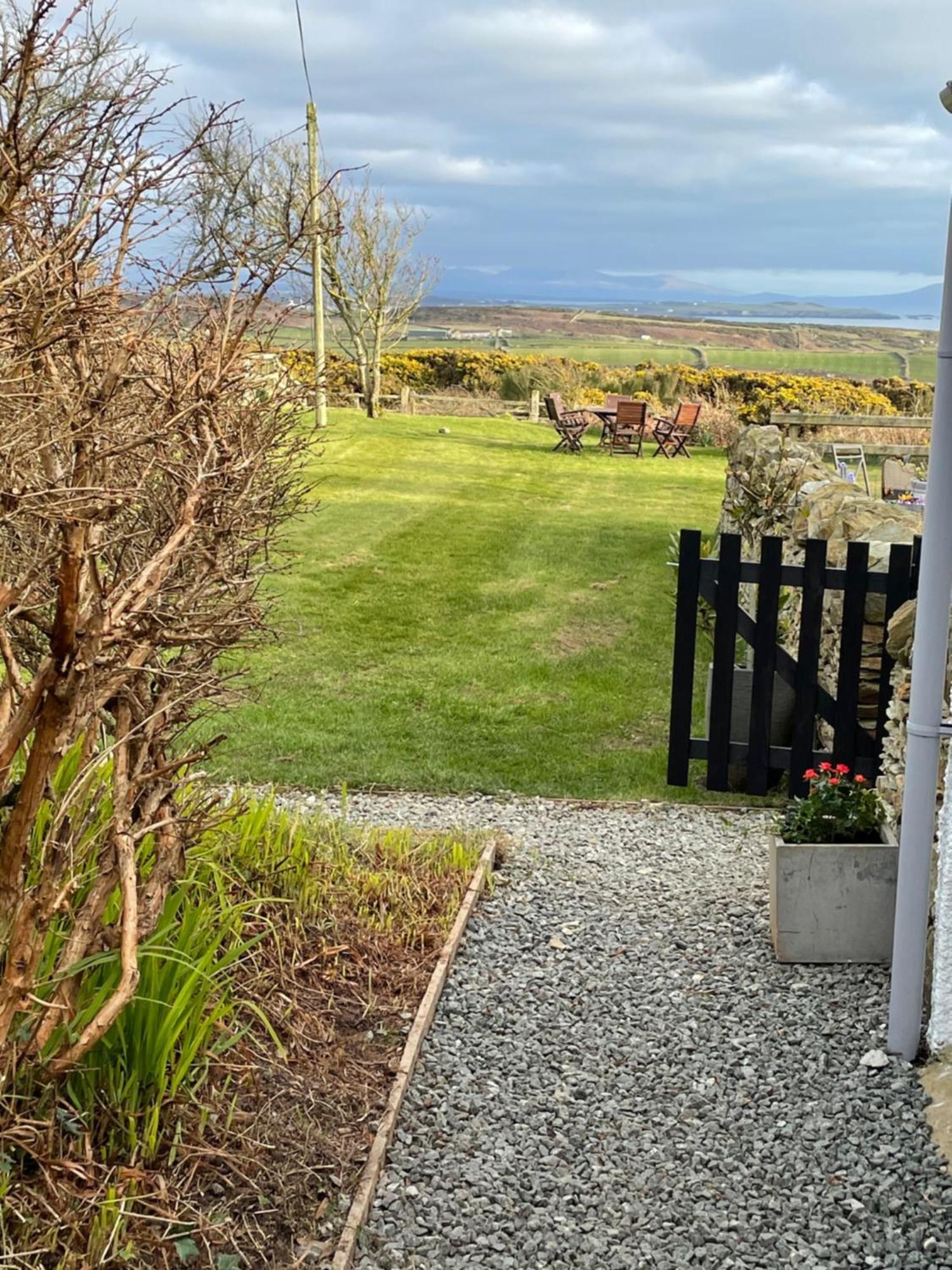 مبيت وإفطار هوليهيد The Little Garden Hideaway With Stunning Sea Views And Garden المظهر الخارجي الصورة